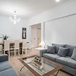 Beachfront Zen Sea View Apartmán *